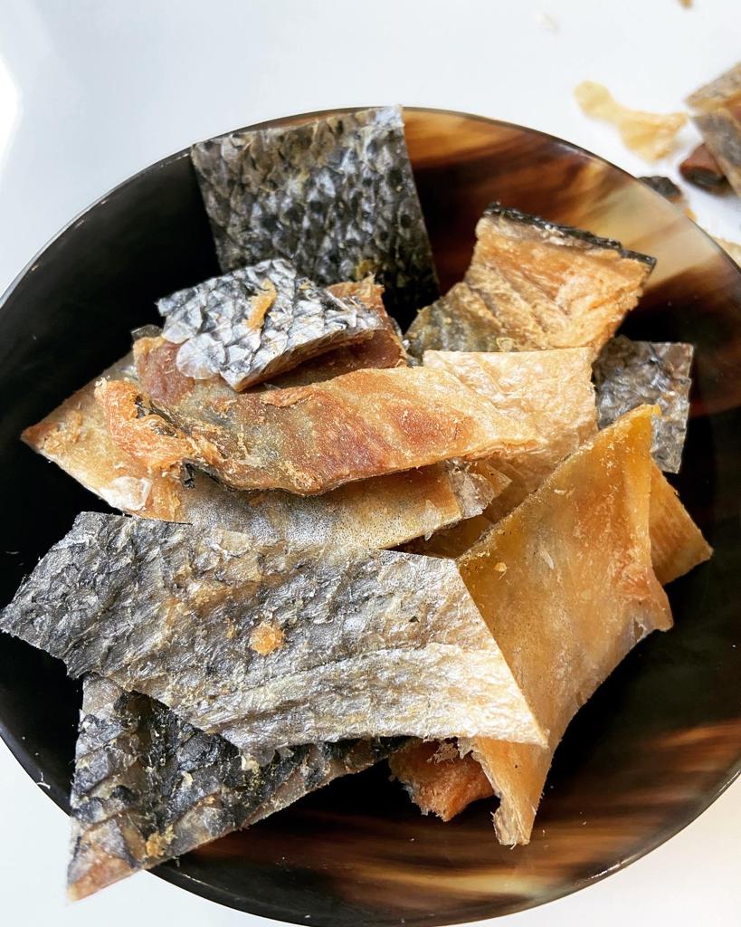 EJ's Specialty Dog & Cat Treats - Salmon Skin Brittle - 2 oz.